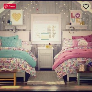 Pottery Barn kids/teen Hugs and Kisses duvet cover